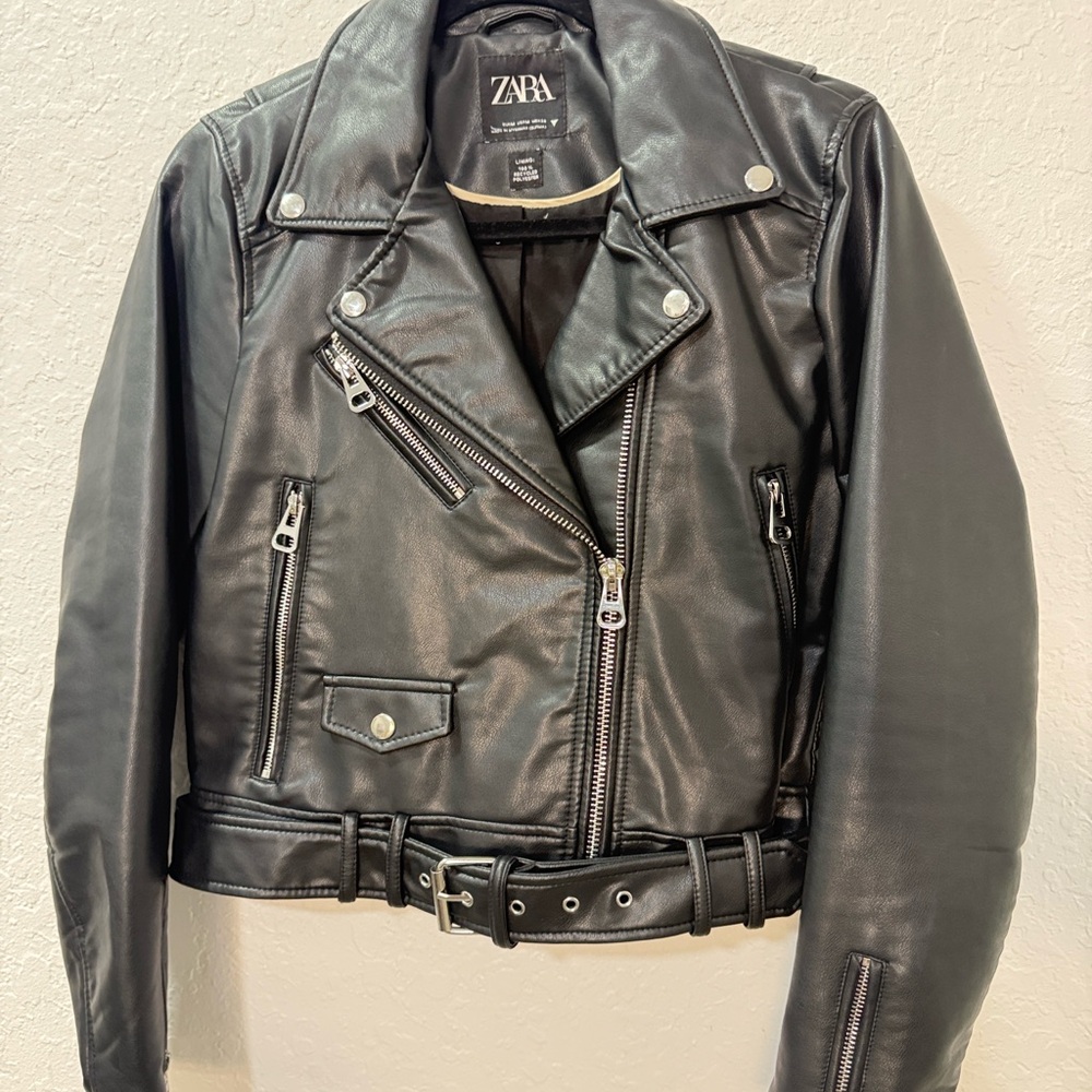Zara Women's Sleek Black Biker Jacket